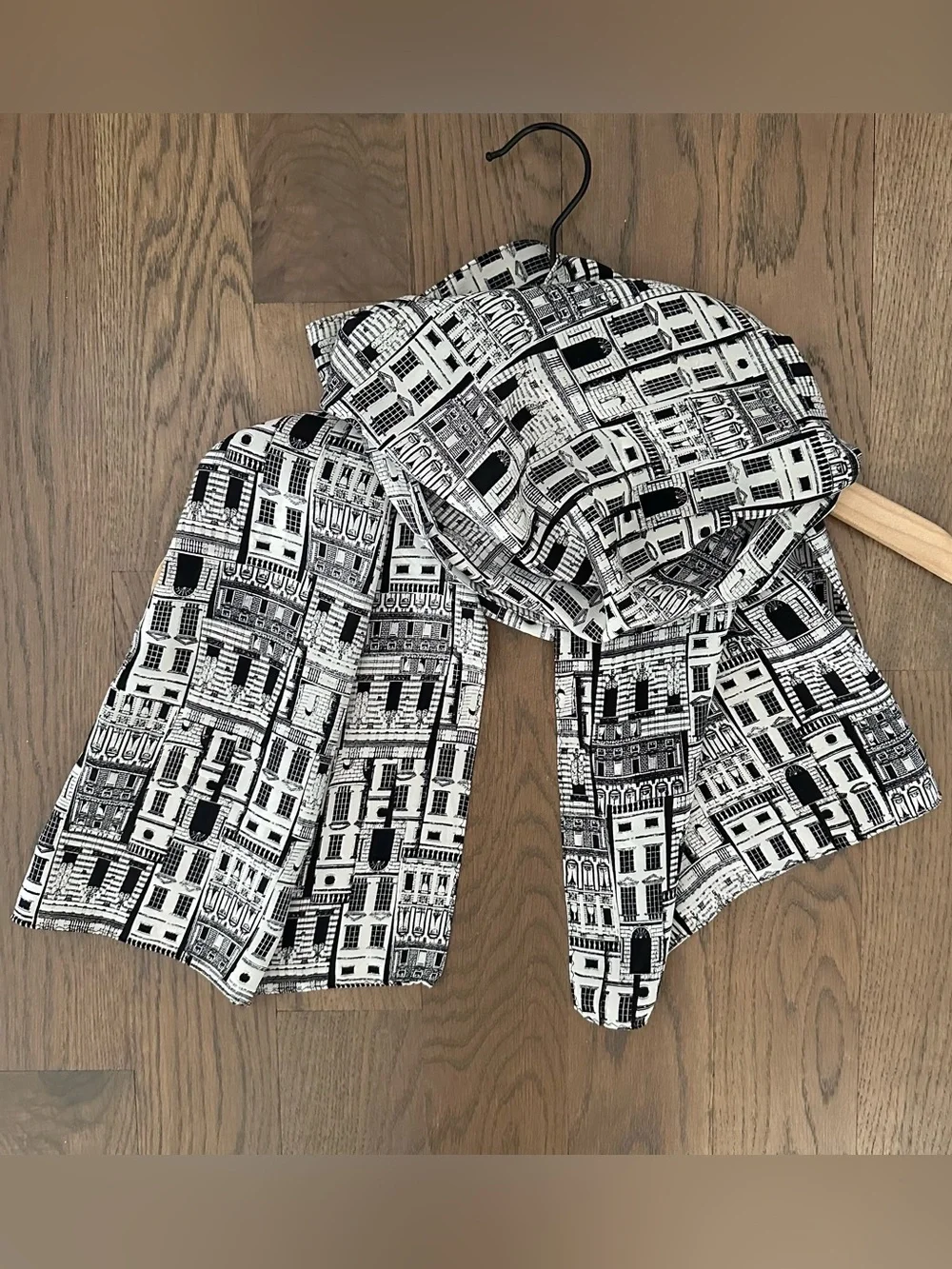 Vintage Anthropologie Silk Oblong Architectural Print Scarf Black, White 58.5